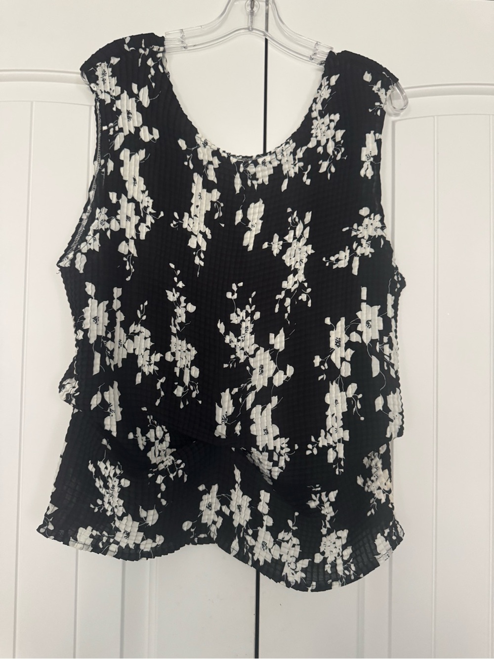 Liz Claiborne Two pieces Black and White Floral Sheer Blouse - Picture 5 of 7